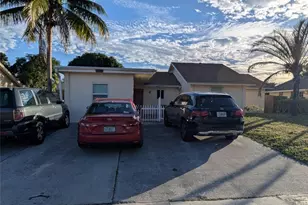 10318 Carmen Ln, Royal Palm Beach, FL 33411 - Photo 2