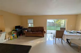 10318 Carmen Ln, Royal Palm Beach, FL 33411 - Photo 10