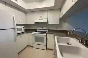 470 S Park Rd, Hollywood, FL 33021 - Photo 8