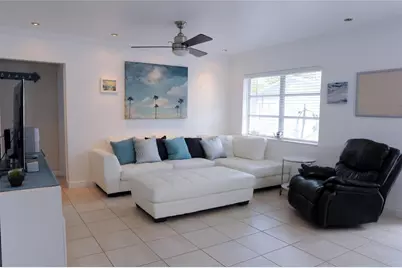 29 NE 3 Street #B, Dania, FL 33004 - Photo 10