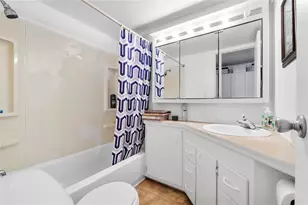 8557 SW 15th Ct, Davie, FL 33324 - Photo 14