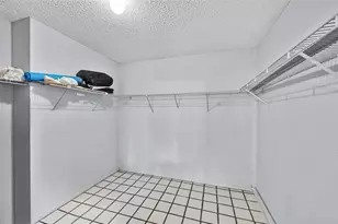 800 Parkview Dr, Hallandale Beach, FL 33009 - Photo 28