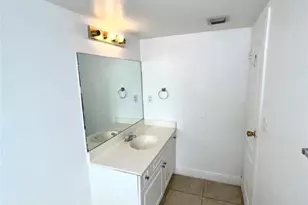 5221 Geneva Way, Doral, FL 33166 - Photo 16