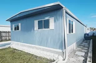 21511 NW 3rd St, Hollywood, FL 33029 - Photo 2