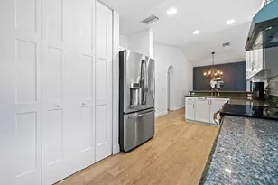 12440 SW 7th Pl, Davie, FL 33325 - Photo 8