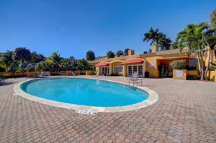18111 NW 68th Ave, Hialeah, FL 33015 - Photo 24