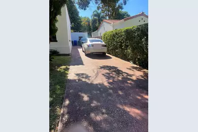 2152 SW 10th Street, Miami, FL 33135 - Photo 8