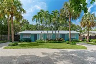 713 SE Stypmann Blvd, Stuart, FL 34994 - Photo 1