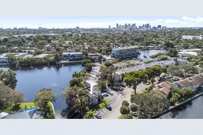 700 Kensington Place #700, Wilton Manors, FL 33305 - Photo 8