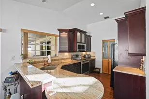 955 NW 202nd Ave, Pembroke Pines, FL 33029 - Photo 32