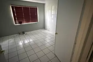 1531 SE Royal Green Cir, Port Saint Lucie, FL 34952 - Photo 10