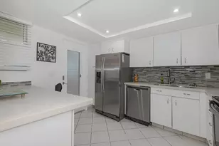 1333 E Hallandale Beach Blvd, Hallandale Beach, FL 33009 - Photo 12