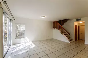 20742 NW 3rd Ct, Pembroke Pines, FL 33029 - Photo 4