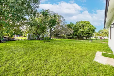 1605 N 23rd Street, Fort Pierce, FL 34950 - Photo 6