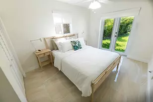 1162 Hayes St, Hollywood, FL 33019 - Photo 6