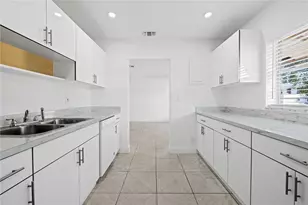 583 NW 17th Pl, Fort Lauderdale, FL 33311 - Photo 4