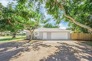 300 Riomar Dr, Port Saint Lucie, FL 34952 - Photo 12