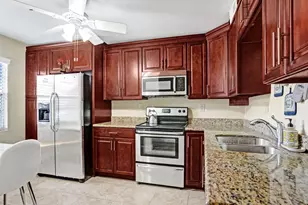 1036 Guildford B, Boca Raton, FL 33434 - Photo 18