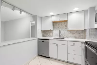 610 Tennis Club Drive #406, Fort Lauderdale, FL 33311 - Photo 8