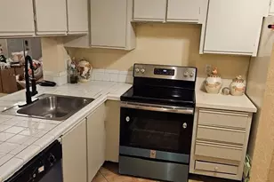 3007 N Oakland Forest Dr, Oakland Park, FL 33309 - Photo 4