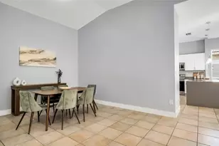 5252 NW 51st St, Coconut Creek, FL 33073 - Photo 4