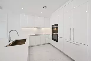 220 Lake Shore Dr, West Palm Beach, FL 33403 - Photo 2