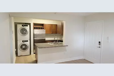 350 Palm Circle #104, Pembroke Pines, FL 33025 - Photo 1