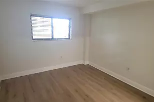 350 Palm Cir, Pembroke Pines, FL 33025 - Photo 8