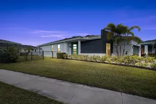 12734 SW Phoenix Dr, Port Saint Lucie, FL 34987 - Photo 18