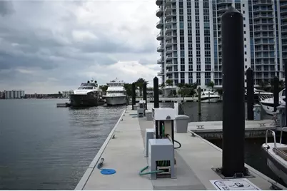 17211 Biscayne Slip #93 Boulevard, North Miami Beach, FL 33160 - Photo 8