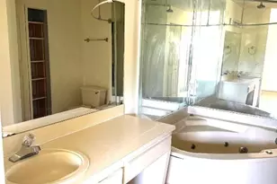 3070 S Oakland Forest Dr, Oakland Park, FL 33309 - Photo 12