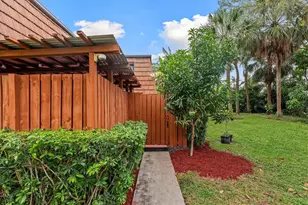 9156 SW 23rd St, Davie, FL 33324 - Photo 32