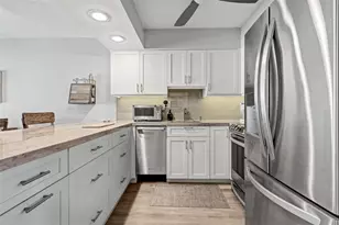 1035 Hillsboro Mile, Pompano Beach, FL 33062 - Photo 32