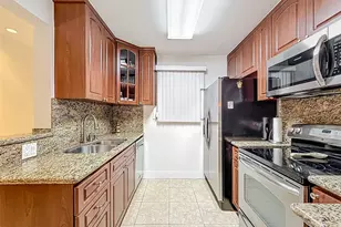 201 178th Dr, North Miami Beach, FL 33160 - Photo 6