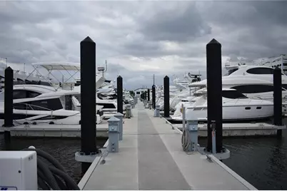 17211 Biscayne Boulevard, North Miami Beach, FL 33160 - Photo 12