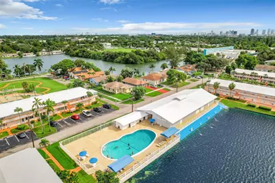 800 SW 11th Avenue #12, Hallandale Beach, FL 33009 - Photo 24