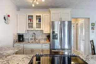 800 SW 11th Ave, Hallandale Beach, FL 33009 - Photo 6