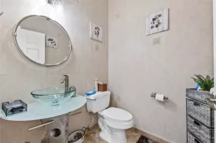 1554 Yellowheart Way, Hollywood, FL 33019 - Photo 32