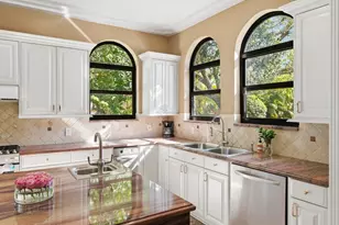 10270 SW 58th St, Miami, FL 33173 - Photo 10