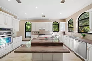 10270 SW 58th St, Miami, FL 33173 - Photo 12