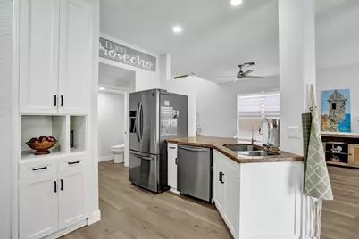 9814 NW 1st Manor, Coral Springs, FL 33071 - Photo 4