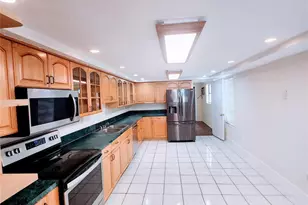 793 NE 206th St, Miami, FL 33179 - Photo 6