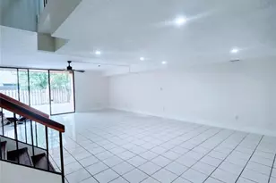 793 NE 206th St, Miami, FL 33179 - Photo 12