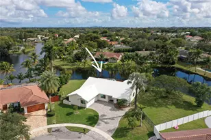 9800 NW 10th Ct, Plantation, FL 33322 - Photo 6