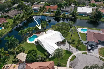 9800 NW 10th Court, Plantation, FL 33322 - Photo 12