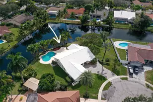 9800 NW 10th Ct, Plantation, FL 33322 - Photo 12