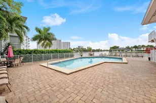3161 S Ocean Dr, Hallandale Beach, FL 33009 - Photo 18