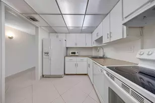 2850 N Palm Aire Dr, Pompano Beach, FL 33069 - Photo 4