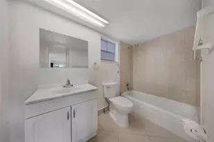 2850 N Palm Aire Dr, Pompano Beach, FL 33069 - Photo 18