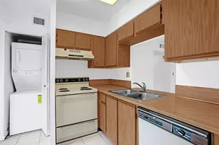 715 Gardens Dr, Pompano Beach, FL 33069 - Photo 14